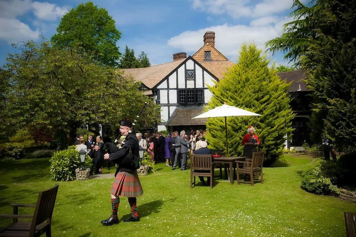 Thatchers East Horsley Servis gambar